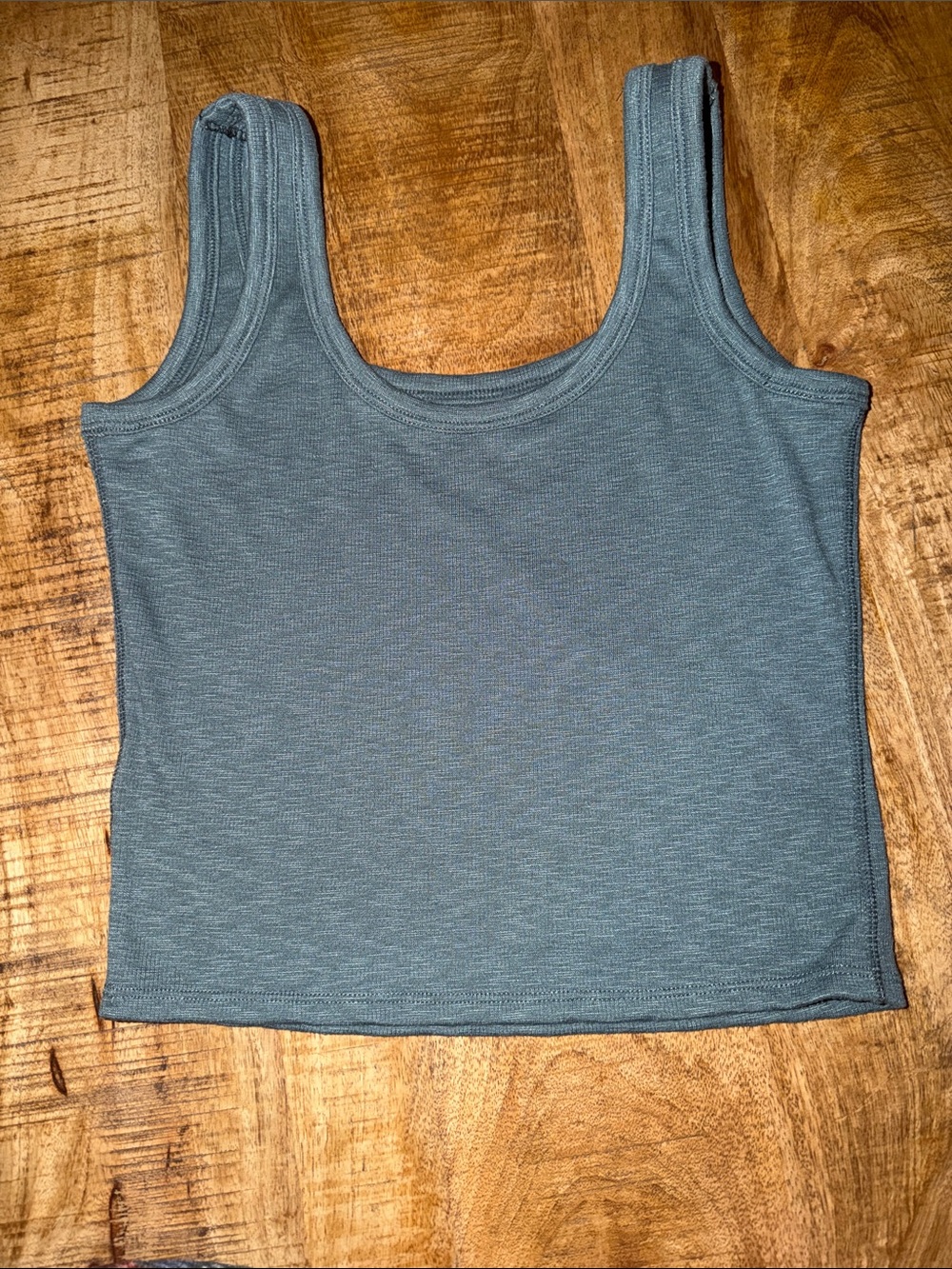 Vuori Women's Slate Blue Scoop Tank Top - Picture 3 of 3
